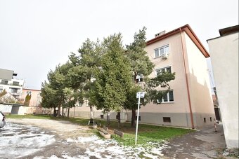Pezinok: na predaj byt v centre mesta - 2