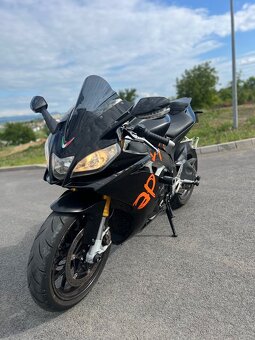 Aprilia RSV4 - 2