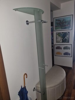 Predám sklenený vešiak - 2