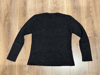 Čierny sveter - 2