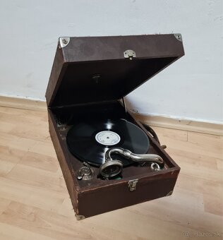 Starý kufríkový gramofón - Mars Pracision - 2