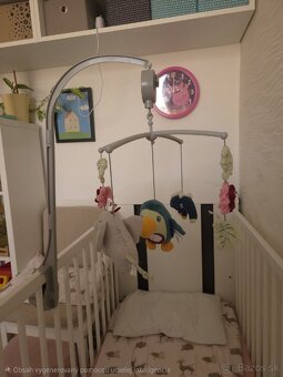 Kolotoč nad postieľku - 2