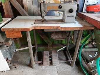 Šijací stroj - 2
