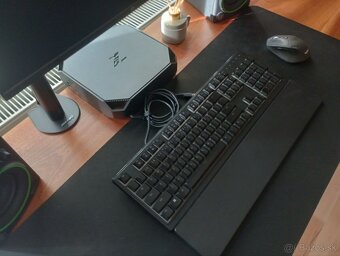 💻 Predám PC zostavu – HP Z2 Mini G4 Workstation + Mon - 2