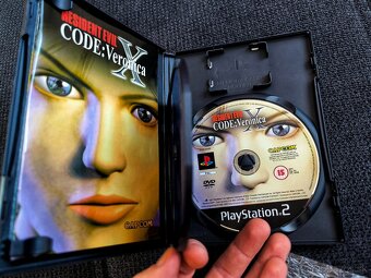 Resident Evil Code Veronica X PS2 (2 disk) - 2