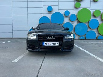 Audi S8 PLUS Quattro AT8 (605k) - 2