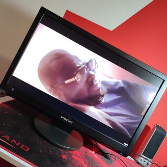 Predám LCD monitor 24" - 2