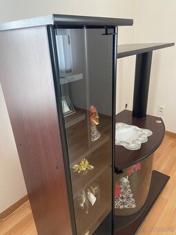 Skrinka pod televízor - 2