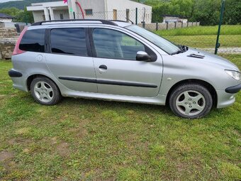 Predam Peugeot 206 1.4 benzín r.v 2006 - 2