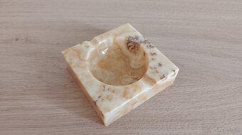Popolník Zlatý Onyx - 2