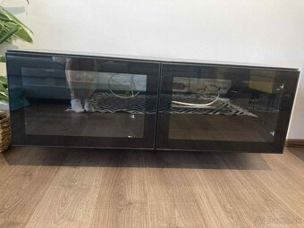 Predám obyvačkovú skrinku a stolík ikea - 2