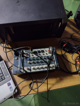 Yamaha Stagepas 300 - 2