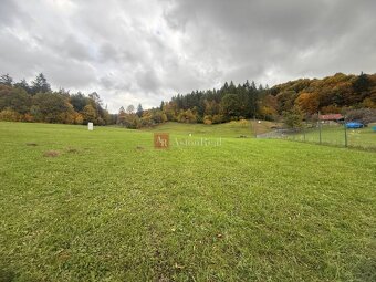 Očarujúci pozemok na výstavbu v lone prírody o rozlohe 1265m - 2