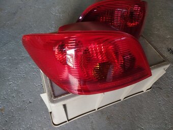 Predám nové Svetlo Peugeot 307 - 2