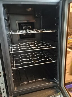 Termoelektrická vinotéka Baumatic BL28 - 2