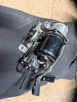 Predám vzduchový kompresor Range Rover - 2