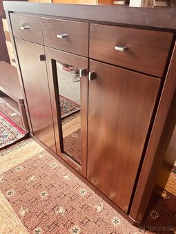 Vitrina sklenena. Komoda 150x35x140 - 2