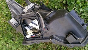 Predám na Toyotu Prius III 2013-2015 Ľavý Predný Bi LED svet - 2