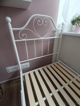 Biela kovová posteľ - 2