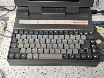 386 LAPTOP 》RARE VINTAGE HARDWARE 》HIGHSCREEN 386DX-33 - 2