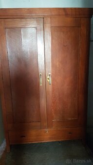 Drevené staré skrine - 2