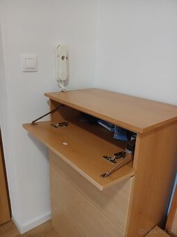 Vešiakova stena, botník, lavica - 2