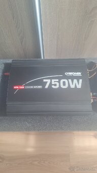 Predám subwoofer do auta 750W - 2