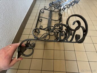 Okresné držiaky na kvetinače - 2