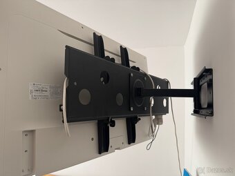 Televízor LG s držiakom na stenu - 2