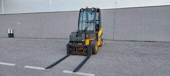 Telesk. manipulátor teletruk JCB TLT 25D r.v. 2010 zdv 4,1 m - 2