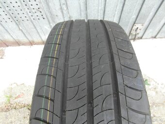 215/65 R16C - 2