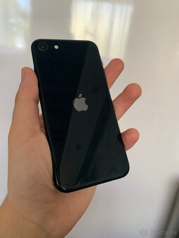 Apple iPhone SE 2022 - 2