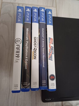 PS 4 Slim 1x ovládač 5x hra - 2