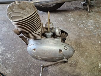 Motor jawa 250 353 - 2