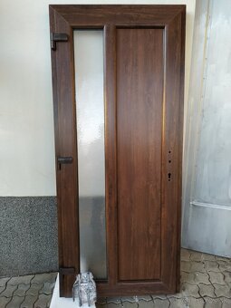 Kvalitne plastove vchodove dvere - 2