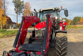 Massey Ferguson 6715S - 2