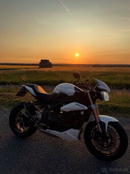 Triumph Speed Triple 1050 R.v 2011 - 2