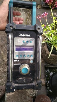 Makita rádio stavebné ,alebo do záhrady - 2