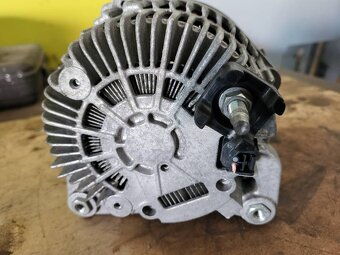 Alternator 2.0dci m9r 782 renault - 2