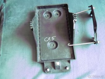 podstavec pod autobateriu Mazda cx5 - 2