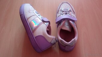 Dievčenské tenisky číslo 34 - 2