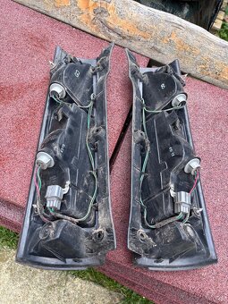 Zadné svetlá Honda CR-V I - 2