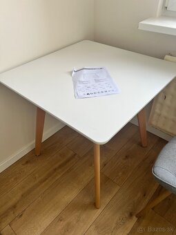 Predám nový stolík 80x80 - 2