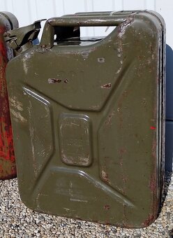 Plechové kanistre (bandasky) - 2