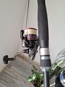 Prívlačový prut Favorite Shooter+naviják Daiwa fuego LT 4000 - 2