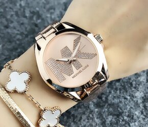 hodinky Michael Kors s kryštálikmi ružové zlato - 2