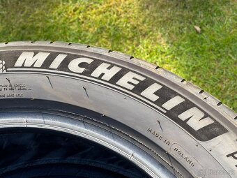 245/50 R19 - 2