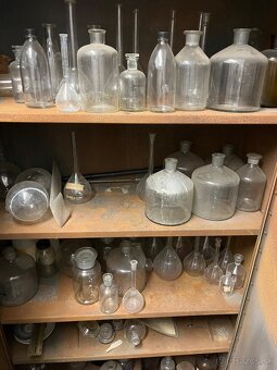 Laboratórne sklo - 2