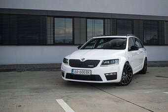 Škoda Octavia Combi 2.0 TDI DPF RS DSG - 2