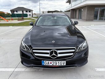 Mercedes-Benz E220d Sedan - 2